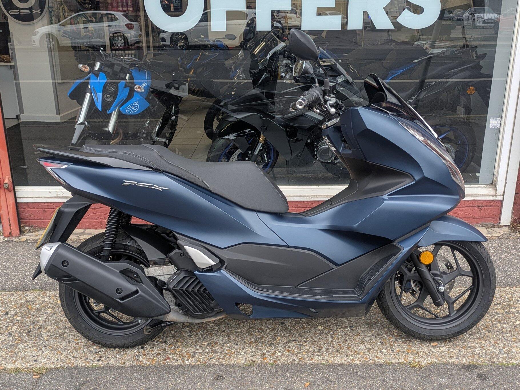 Honda PCX125 | - PCX – Review 0 12.12-13年 JF28後期 スタイル重視